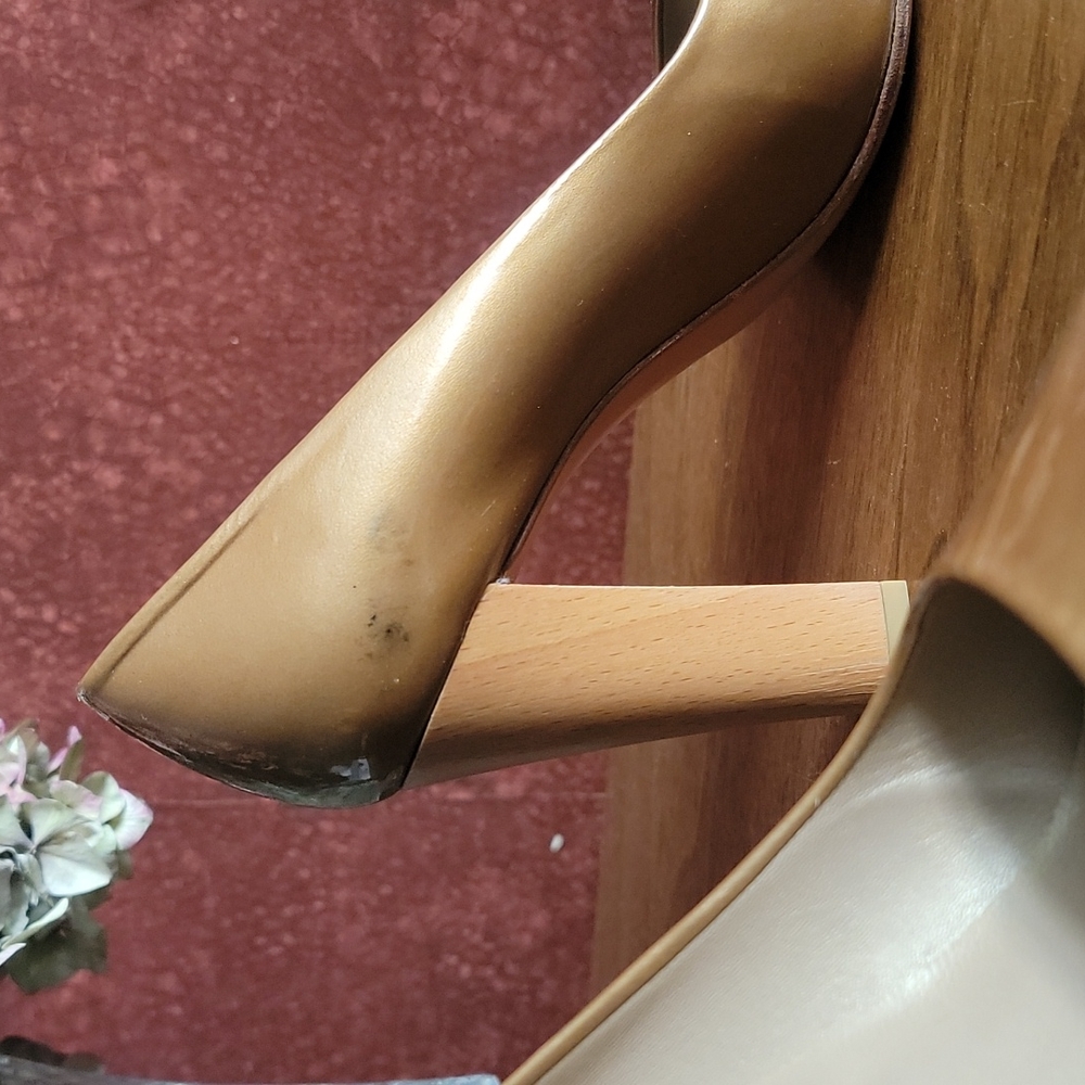 Shoes - Picture 10 of 11